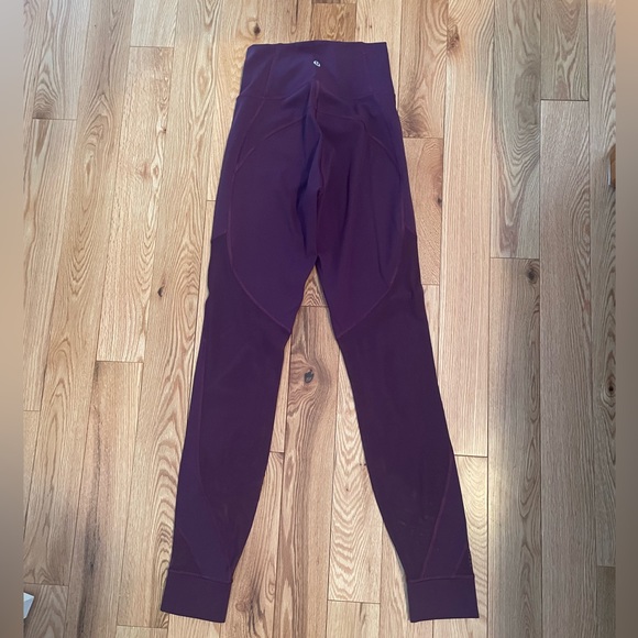 Lululemon Pruple Leggings Size 4. Barely worn - Picture 3 of 5